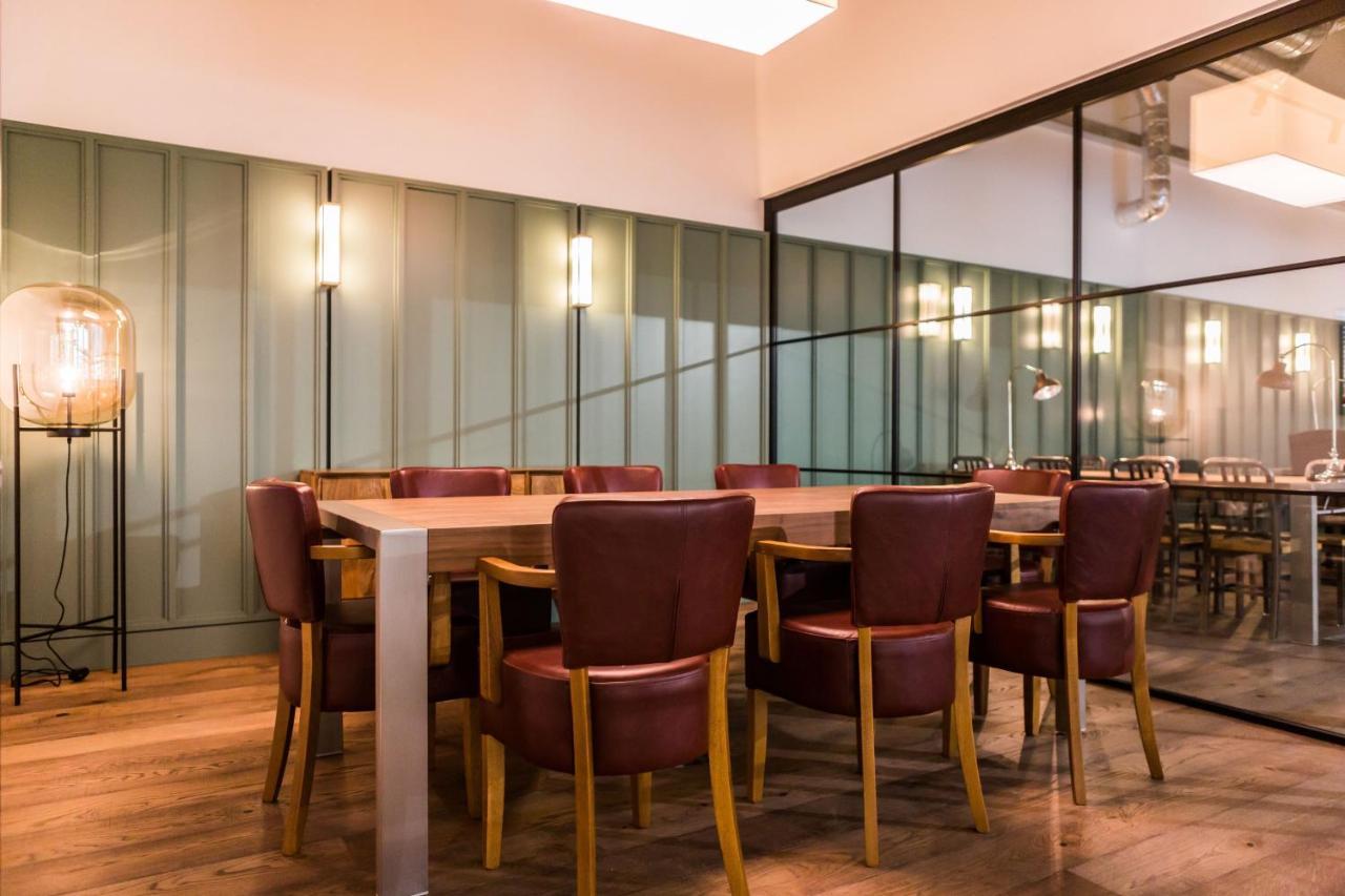 Chapter White City In London Bagian luar foto